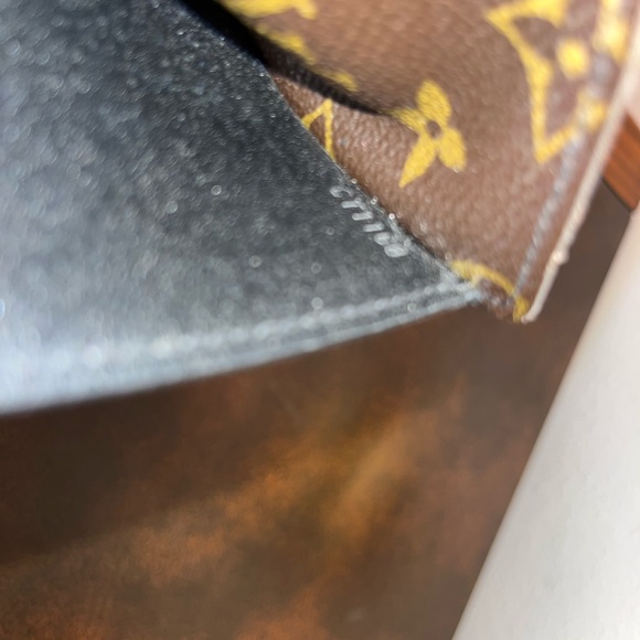 Men’s Louis Vuitton Bifold Wallet - Picture 10 of 15